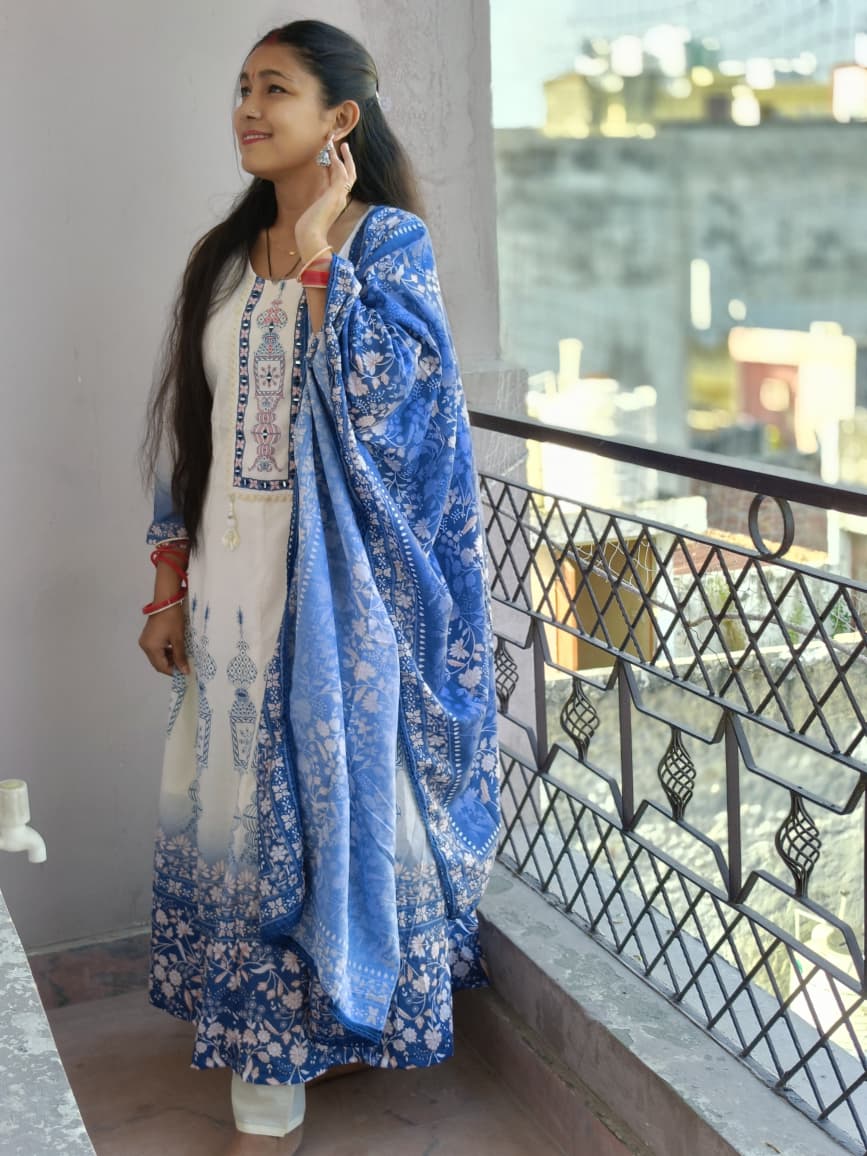 White & blue printed Kurta pattern with blue floral dupatta