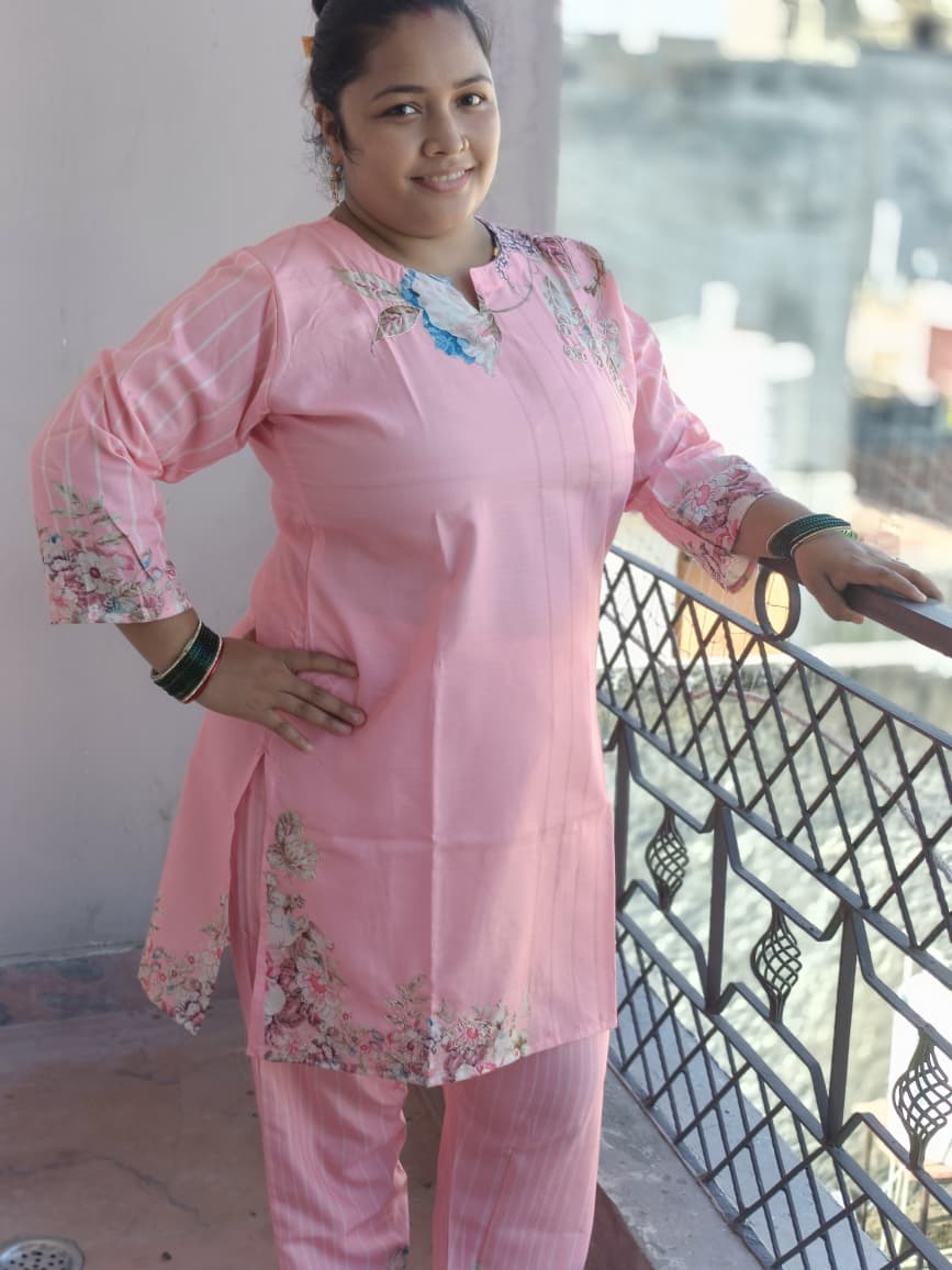 Elegant Pink Striped Kurta Set with Intricate Floral Embroidery